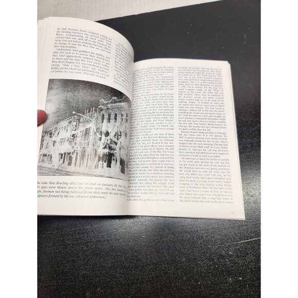 A Chicago Firehouse Book Signed By Karen Kruse-Wrigleyville’s Engine 78 History - Picture 7 of 8